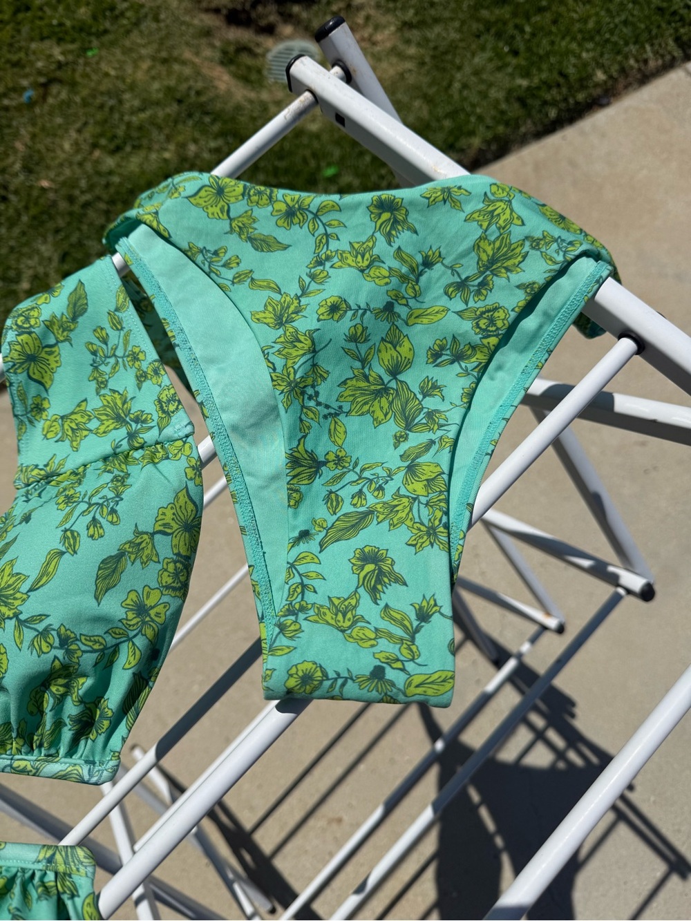 Monday swimwear bikini set - Picture 7 of 8